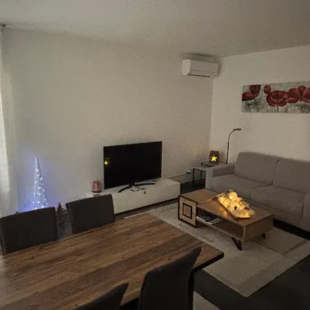 Moderno Bilocale Vista Maggiore Gordola